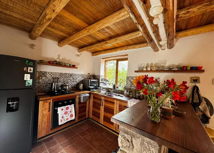 Casa Nuestra - With Private Bathroom In Shared House *