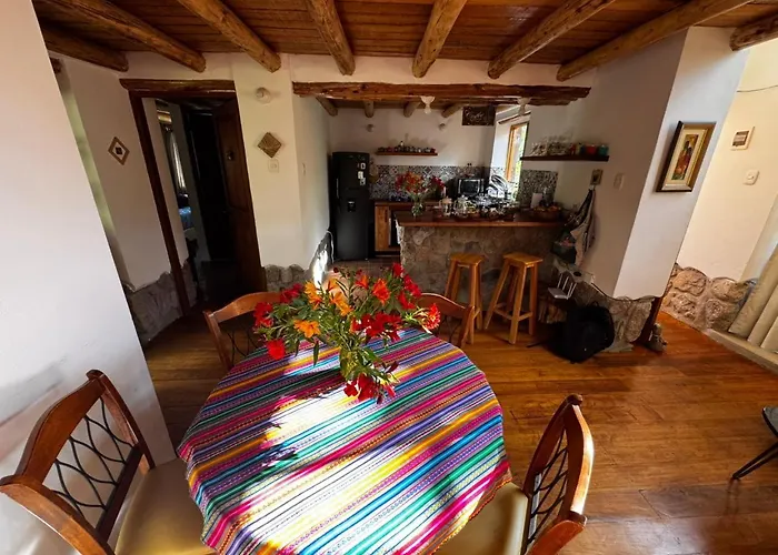 Lodge Casa Nuestra - With Private Bathroom In Shared House Urubamba